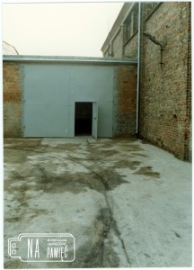 1994. Wejście do suszarni w Cellinenie